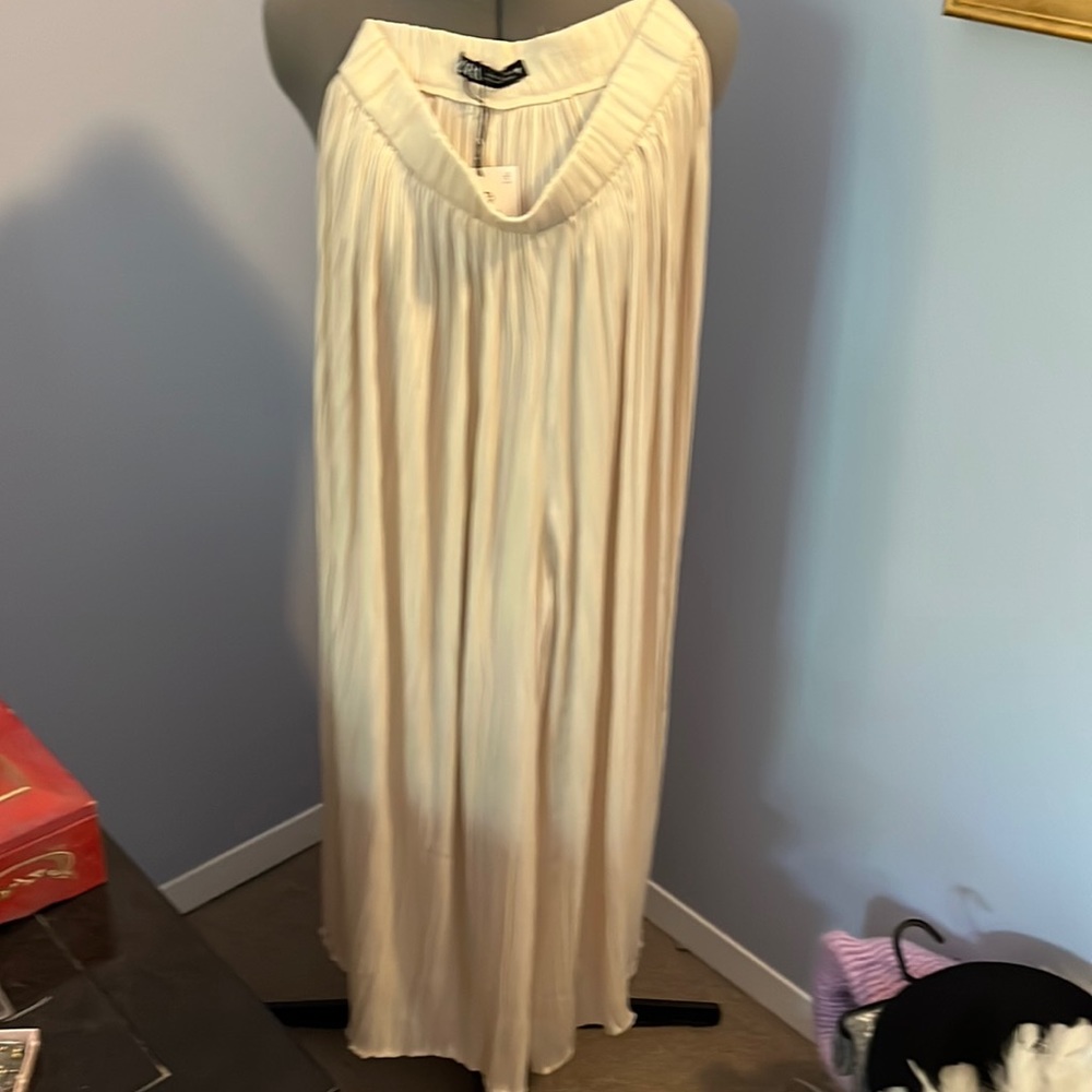 Wide legged palazzo pants